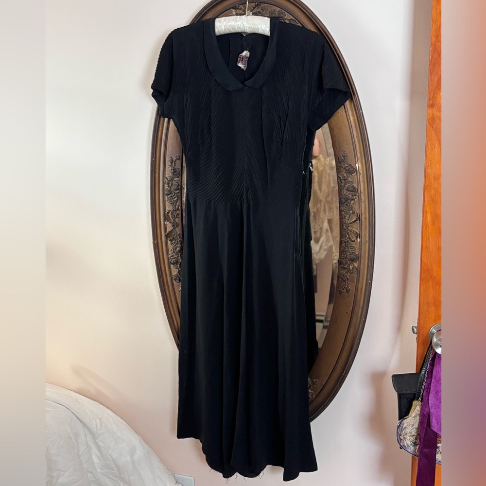 Vintage 1950s Peter Pan Collar Black Midi Dress - Picture 2 of 13